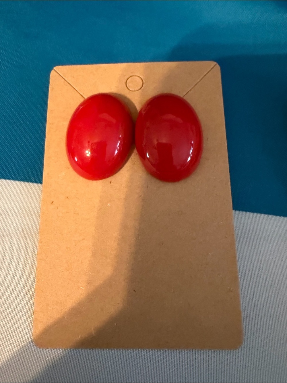 Retro Round Pierced Earrings — Red and Light Blue - Picture 3 of 3